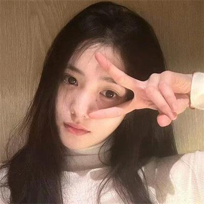 卷发苏 海报